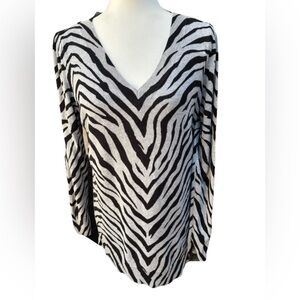 Apt. 9 Women's V-neck Tunic Sweater Black & Grey Animal Print Women’s Medium
